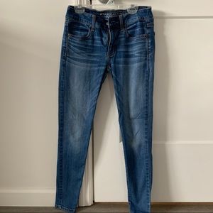 American Eagle light wash 2 short jeans